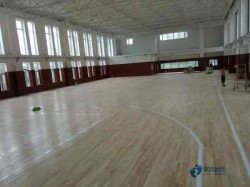 專業(yè)籃球場(chǎng)地板施工團(tuán)隊(duì)