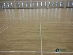 小學(xué)俄勒岡松舞臺(tái)場(chǎng)館地板施工隊(duì)